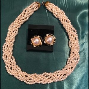 Gorgeous antique style pearl necklace and earrings